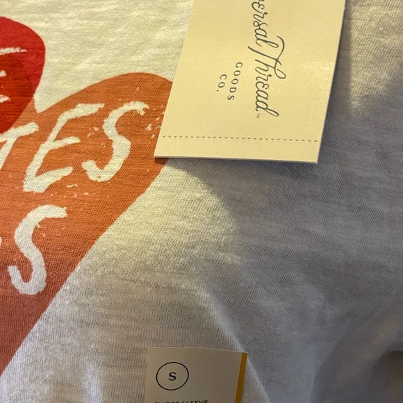 NWT- Women's Short Sleeve T-Shirt - Universal Thread Cream - Medium - Picture 4 of 6